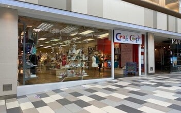 The Square, Camberley à louer Photo de l’immeuble– Image 1 sur 1