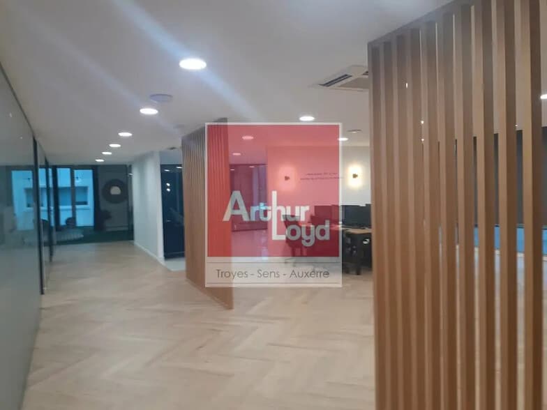Industriel/Logistique dans Troyes à louer - Photo de l’immeuble – Image 3 sur 12