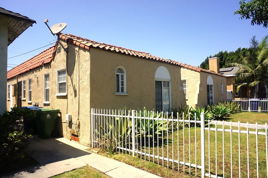 5911 S Wilton Pl, Los Angeles, CA à vendre - Photo de l’immeuble – Image 2 sur 8
