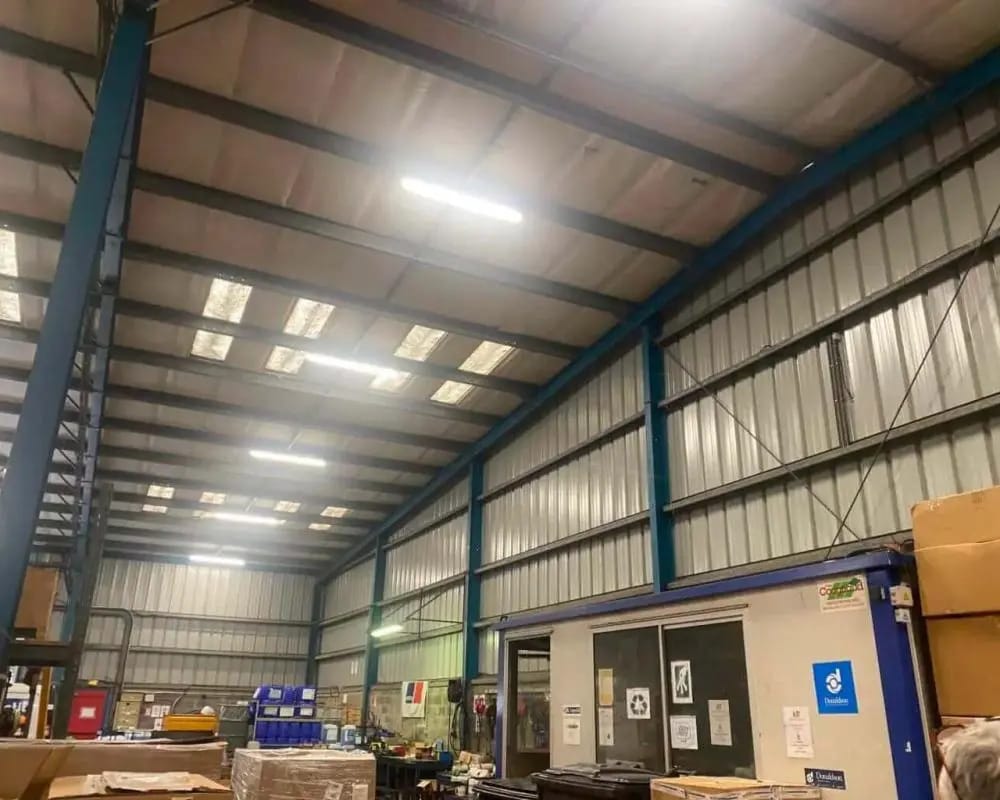 Local d’activités dans GONFREVILLE-L'ORCHER à louer Photo de l’immeuble– Image 1 sur 5