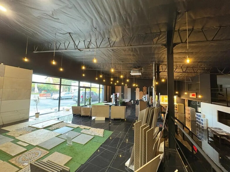 Local commercial dans Mably à louer - Photo de l’immeuble – Image 3 sur 6