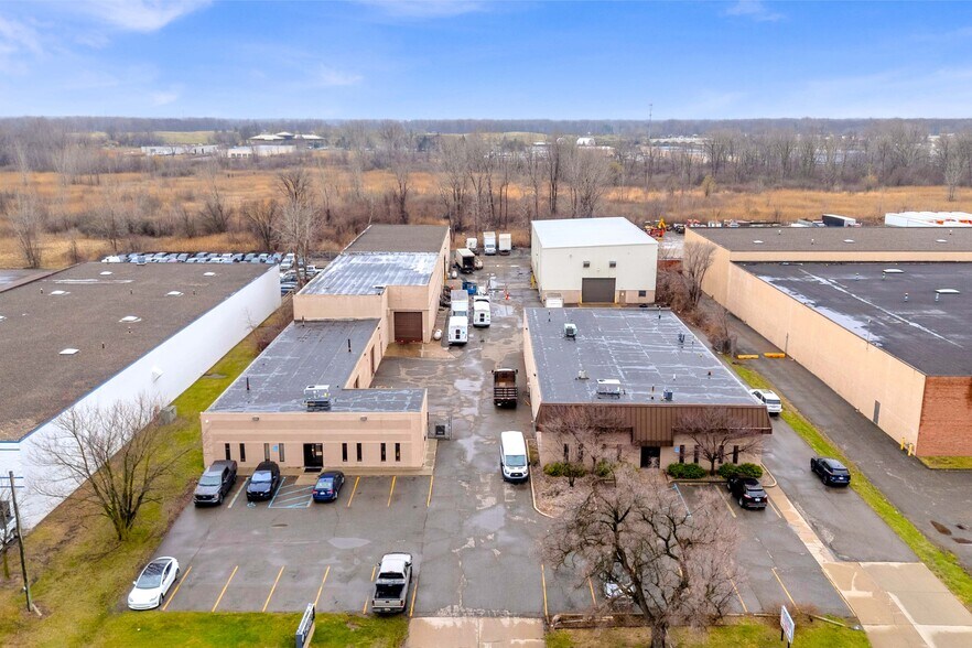 25445 Brest Rd, Taylor, MI à vendre - Photo principale – Image 1 sur 5