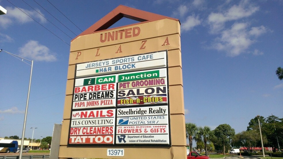 13971 N Cleveland Ave, North Fort Myers, FL à louer - Photo de l’immeuble – Image 2 sur 13