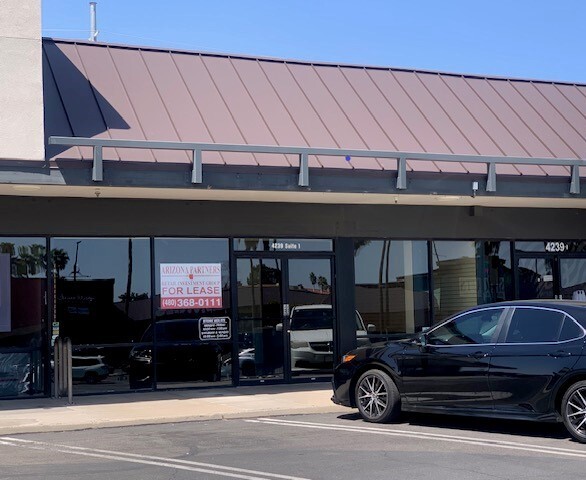 4255 W Thunderbird Rd, Phoenix, AZ à louer Photo de l’immeuble– Image 1 sur 2