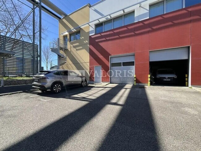 Plus de détails pour 50 Rue Jean Zay, Saint-Priest - Local d'activités à louer