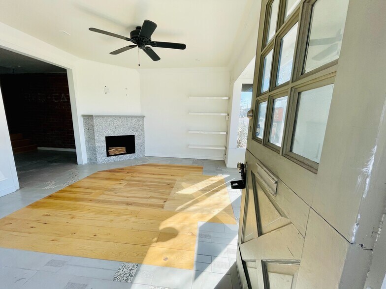 1854 S Coast Hwy, Laguna Beach, CA à louer - Photo intérieure – Image 1 sur 21