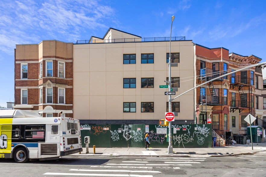 1075 West Farms Rd, Bronx, NY à vendre - Photo de l’immeuble – Image 3 sur 8