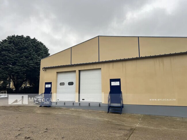 Plus de détails pour Industriel/Logistique à louer