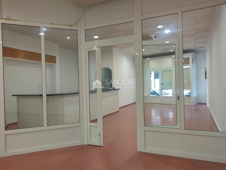 Local commercial dans Aspe, Alicante à vendre - Photo de l’immeuble – Image 3 sur 15
