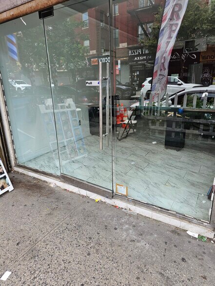 118 E 183rd St, Bronx, NY à louer - Photo de l’immeuble – Image 3 sur 5