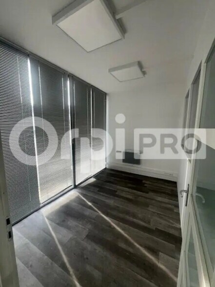 Bureau dans La Rochelle à louer - Photo intérieure – Image 2 sur 3