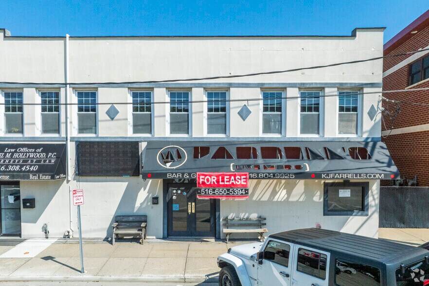 242-244 Pettit Ave, Bellmore, NY à louer - Photo de l’immeuble – Image 2 sur 4