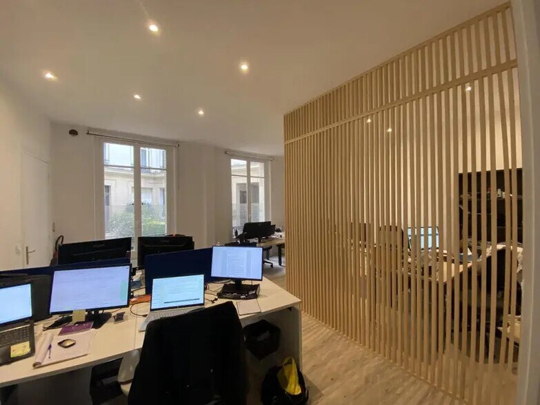 Bureau dans Paris à louer - Photo de l’immeuble – Image 3 sur 7