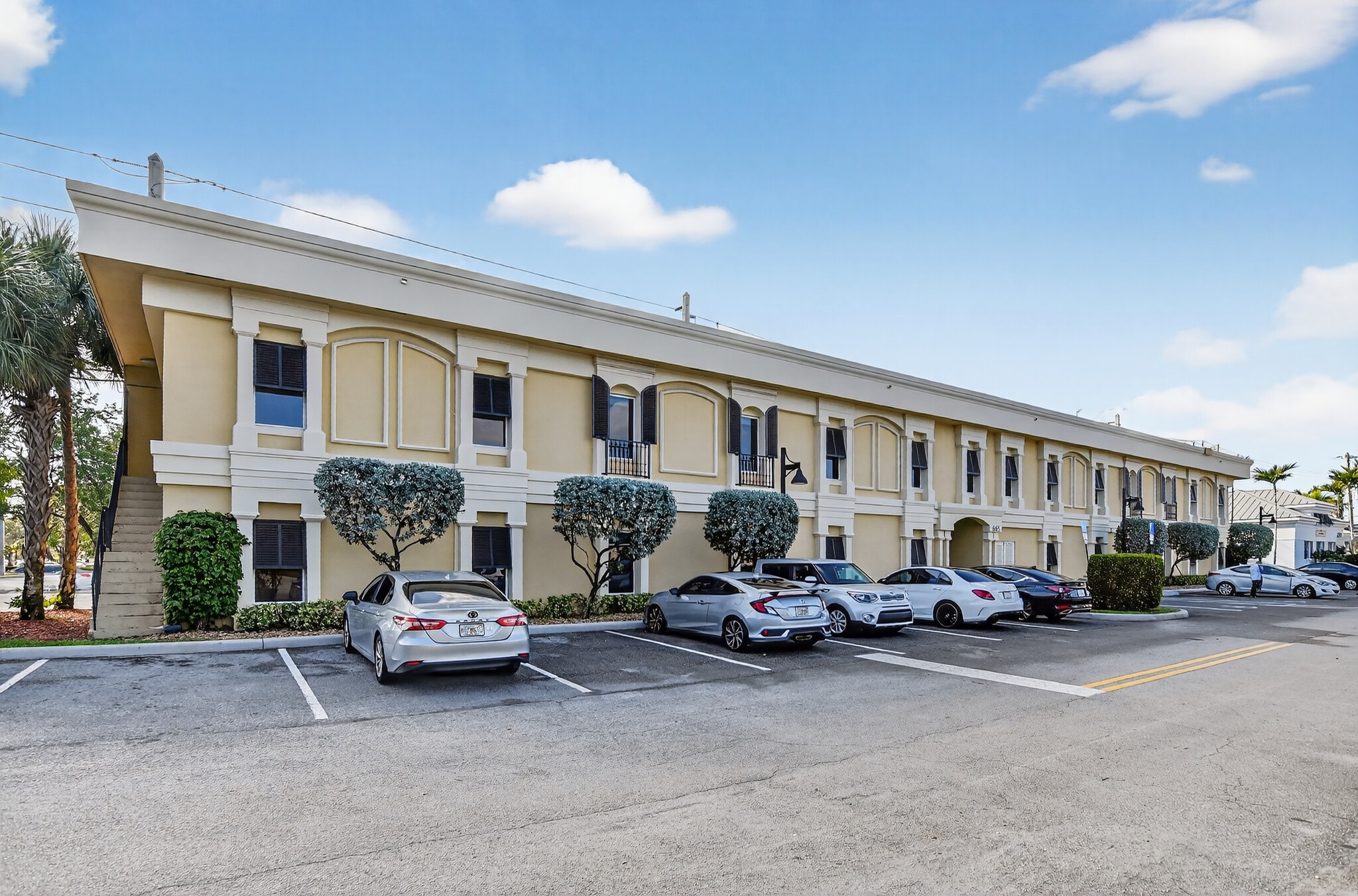 665 SE 10th St, Deerfield Beach, FL à vendre Photo principale– Image 1 sur 58