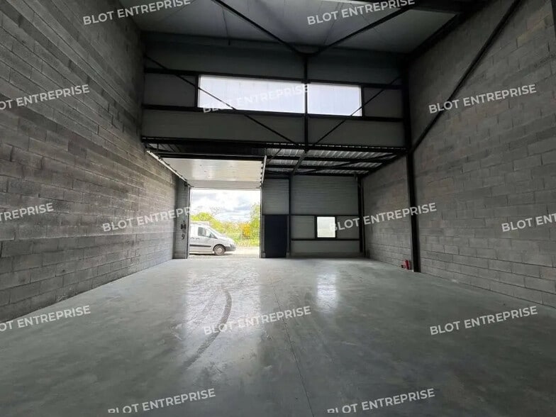 Local d'activités dans La Bouëxière à vendre - Photo intérieure – Image 3 sur 8