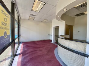 6921-6933 N Lincoln Ave, Lincolnwood, IL à louer Photo intérieure– Image 2 sur 8