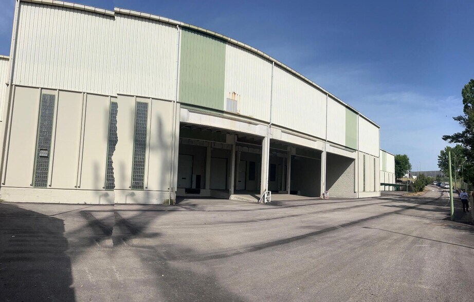 Industriel/Logistique dans San Agustín del Guadalix, Madrid à vendre - Photo de l’immeuble – Image 2 sur 11