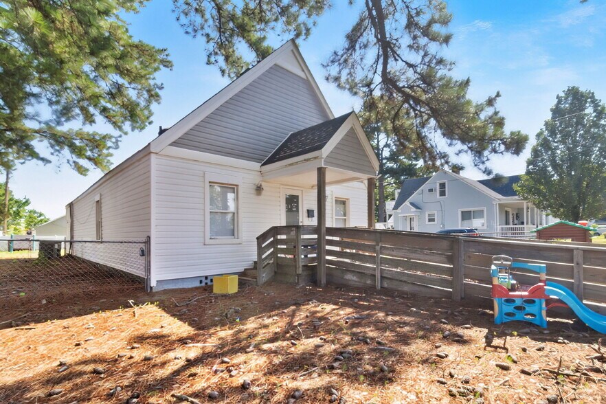 1000 Maple St, Elizabeth City, NC à vendre - Photo principale – Image 1 sur 21