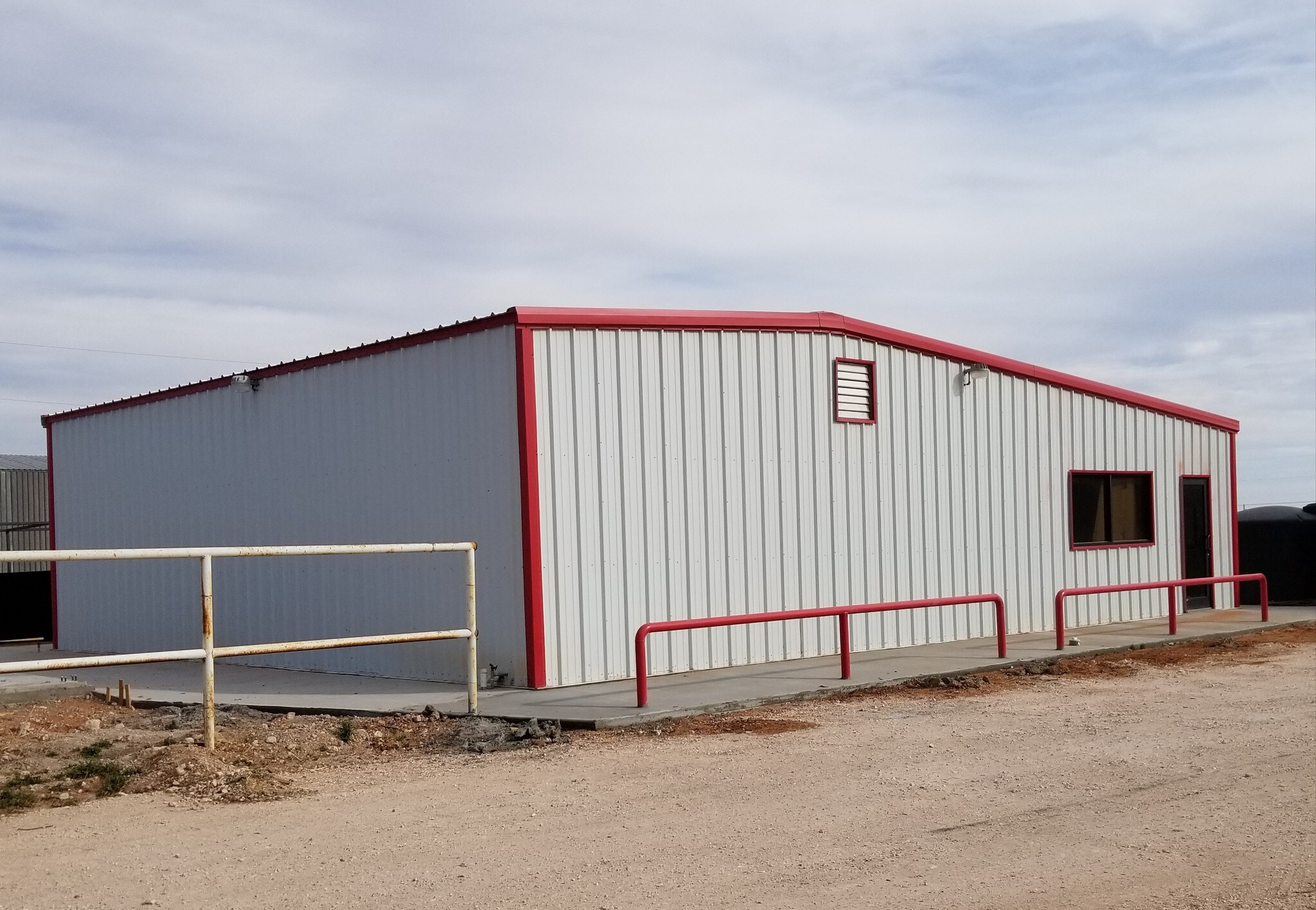 2413 W County Road 114, Midland, TX à vendre Photo de l’immeuble– Image 1 sur 9