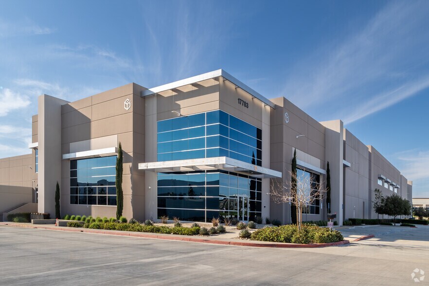 17783 Indian St, Moreno Valley, CA à louer - Photo de l’immeuble – Image 2 sur 8