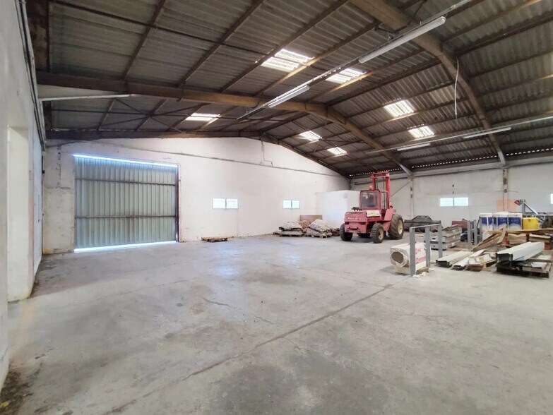 Industriel/Logistique dans Saint-Maurice-de-Cazevieille à vendre - Photo de l’immeuble – Image 3 sur 7
