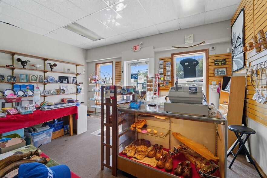 316 High St, Fairport Harbor, OH à vendre - Photo de l’immeuble – Image 2 sur 15
