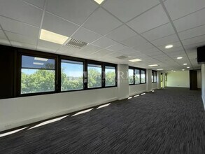 Bureau dans Limonest à louer Photo de l’immeuble– Image 1 sur 13