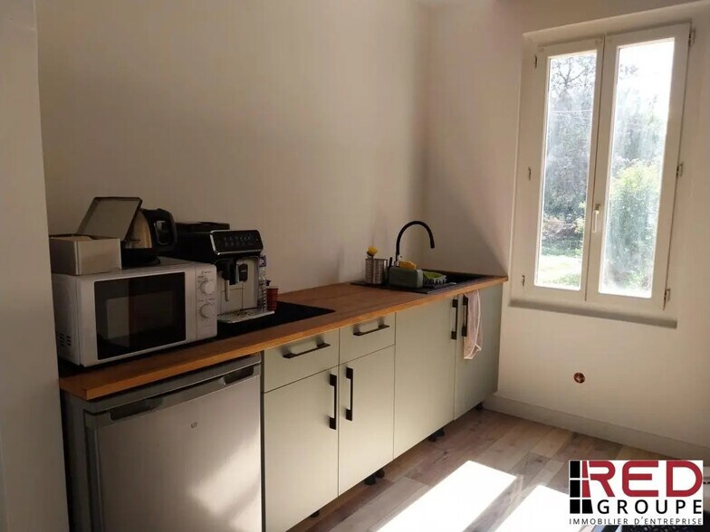 Bureau dans Aix-en-Provence à vendre - Photo de l’immeuble – Image 2 sur 10