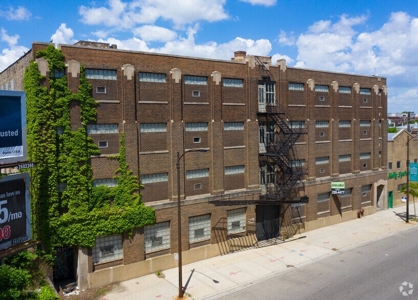 410 N Western Ave, Chicago, IL à louer - Photo principale – Image 1 sur 25