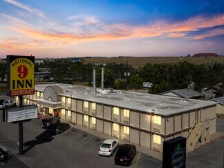 Plus de détails pour 100 W F St, Casper, WY - Hôtellerie à vendre