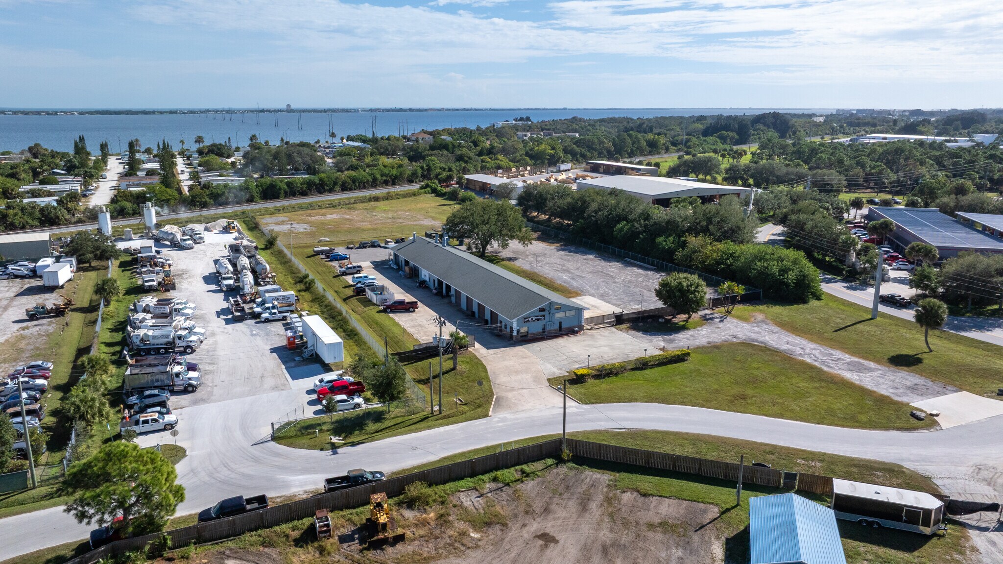 1901 Danr Dr NE, Palm Bay, FL à louer Photo principale– Image 1 sur 20