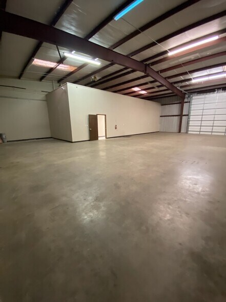 24501 Hufsmith Kohrville Rd, Tomball, TX à louer - Photo de l’immeuble – Image 2 sur 13