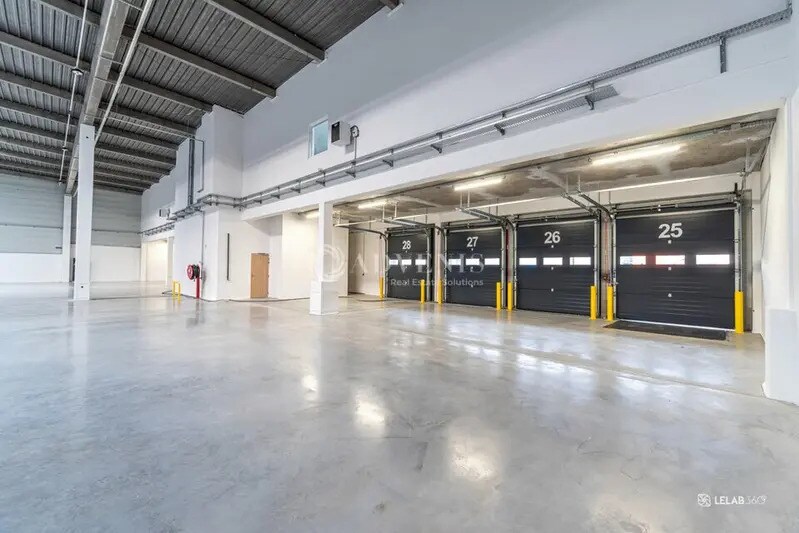 Industriel/Logistique dans Aulnay-sous-Bois à louer - Photo de l’immeuble – Image 1 sur 11