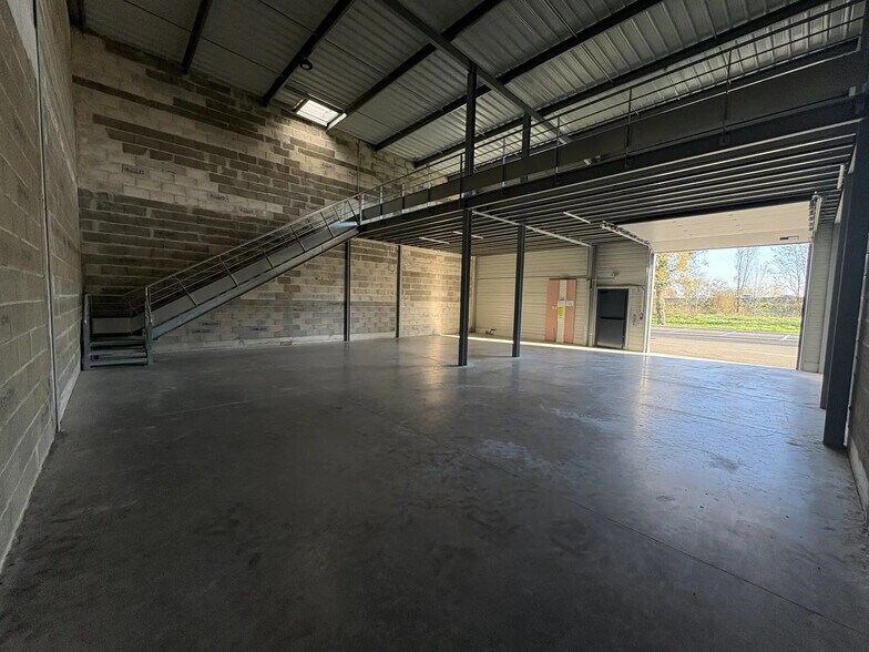 77 Ter Avenue De La Libération, Ambarès-et-Lagrave à louer - Photo intérieure – Image 2 sur 5