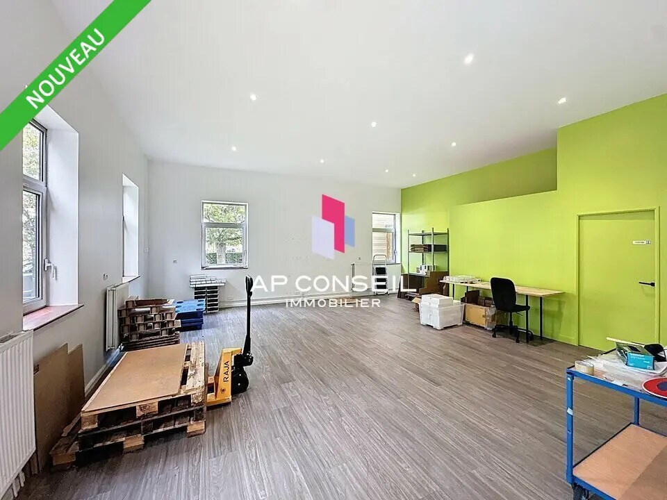 Bureaux/Local commercial dans Voisins-le-Bretonneux à louer Photo de l’immeuble– Image 1 sur 6