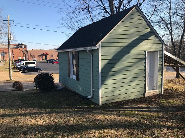 203 W Nash St, Louisburg, NC à louer - Photo de l’immeuble – Image 3 sur 21