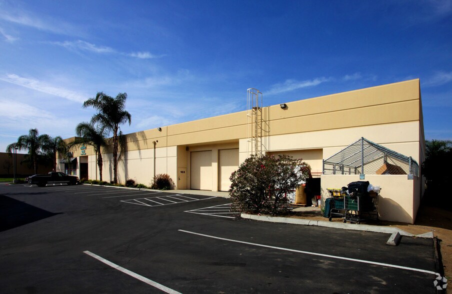 281 DuPont St, Corona, CA à louer - Photo de l’immeuble – Image 2 sur 7