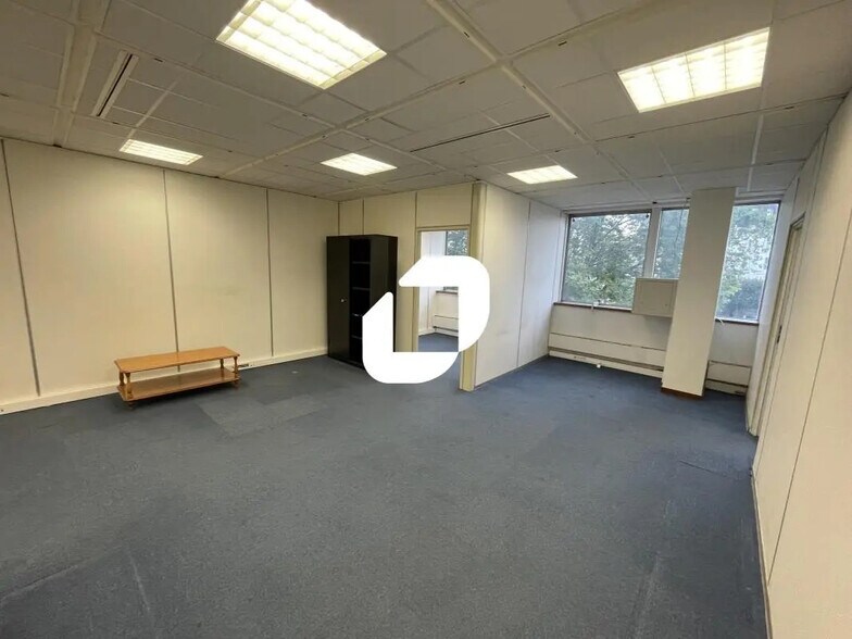 Bureau dans Maisons-Alfort à louer - Photo de l’immeuble – Image 2 sur 9