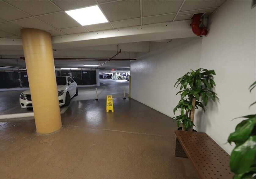 2843 S Bayshore Dr, Miami, FL à vendre - Photo de l’immeuble – Image 3 sur 21