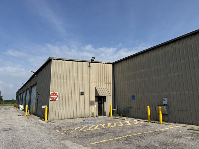 820 Carpenter Rd, Defiance, OH à vendre - Photo de l’immeuble – Image 3 sur 5