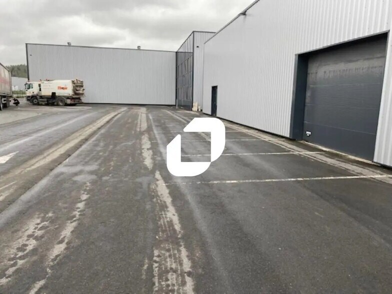 Bureau dans Libercourt à louer - Photo de l’immeuble – Image 3 sur 15