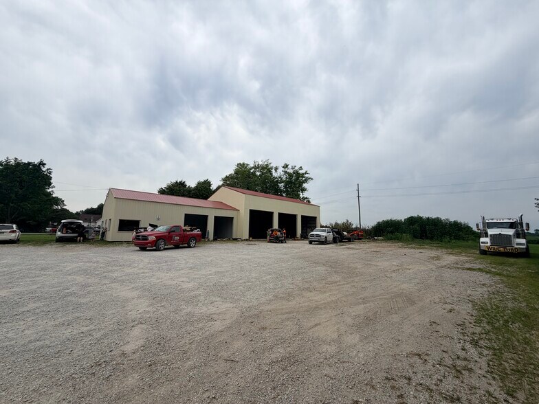 1367-0 E US Highway 40, Brazil, IN à vendre - Photo de l’immeuble – Image 2 sur 16