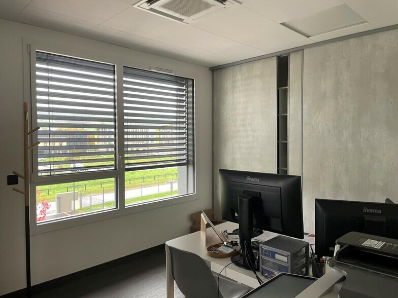 Bureau dans Rumilly à vendre - Photo de l’immeuble – Image 3 sur 7