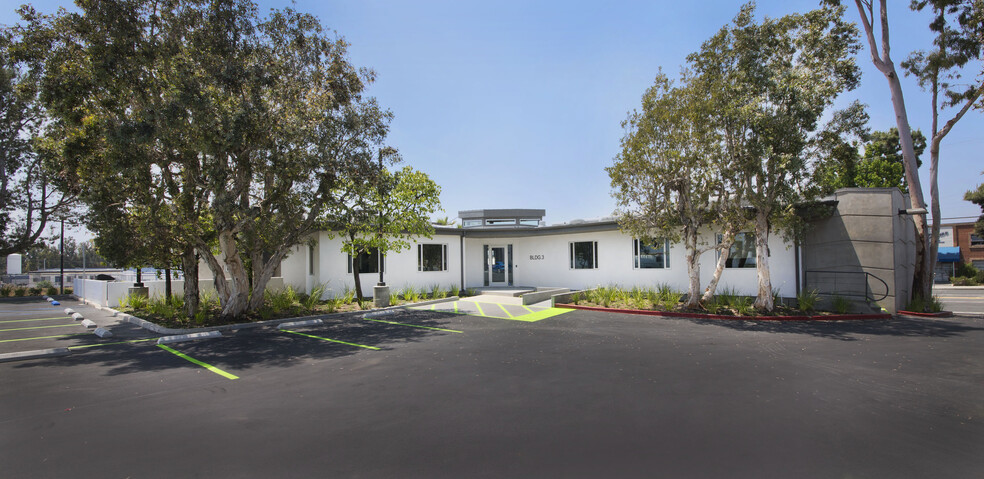 9950 Jefferson Blvd, Culver City, CA à louer - Photo de l’immeuble – Image 1 sur 33