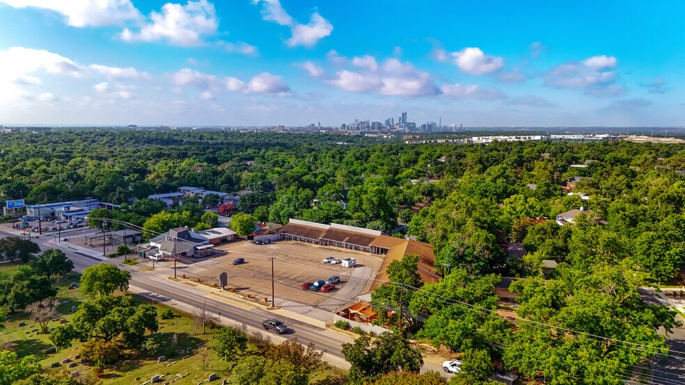 2825 Hancock Dr, Austin, TX à vendre - Photo de l’immeuble – Image 2 sur 6