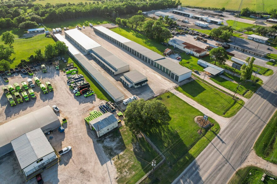 616 Avenue F, Bay City, TX à vendre - Photo de l’immeuble – Image 3 sur 5