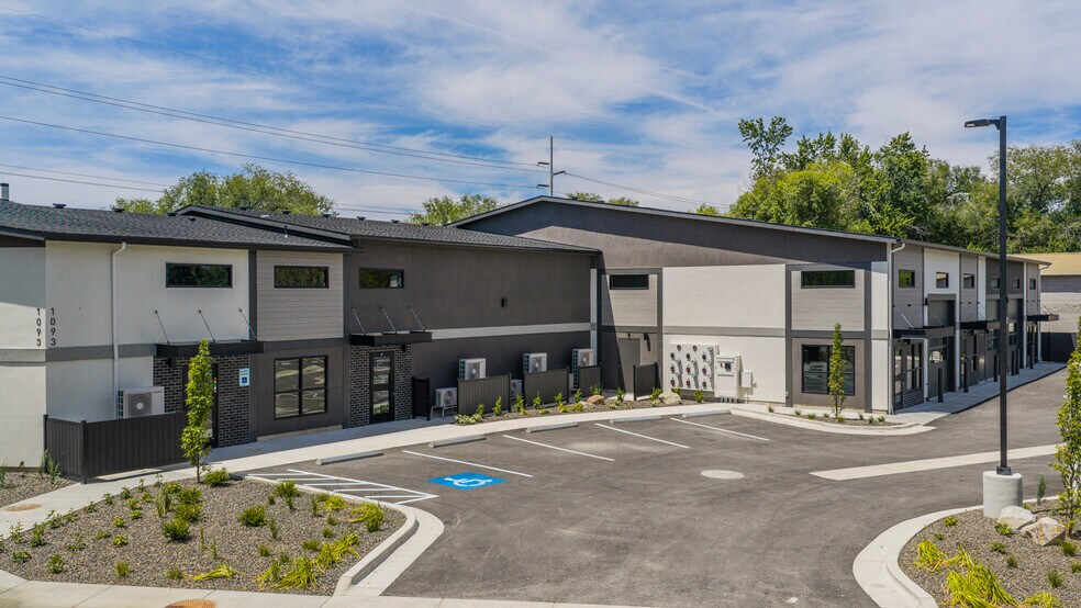 1093 N Parkinson St, Eagle, ID à vendre - Photo de l’immeuble – Image 3 sur 11