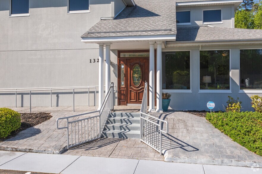 1321 44th Ave N, Myrtle Beach, SC à louer - Photo de l’immeuble – Image 3 sur 5