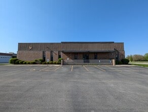 2305 W Altorfer Rd, Peoria, IL à vendre Photo intérieure– Image 2 sur 21