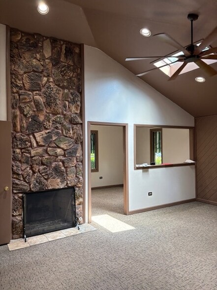 1200 N Green Bay Rd, Waukegan, IL à vendre - Photo de l’immeuble – Image 3 sur 13